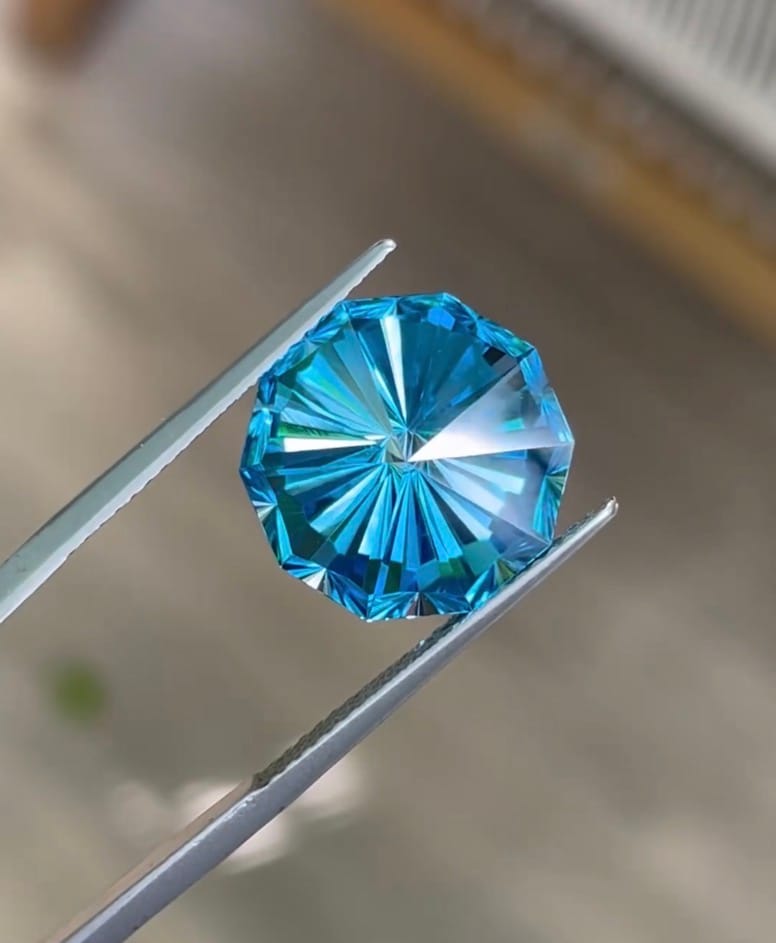 11.41ct of TOP Swiss blue Topaz
