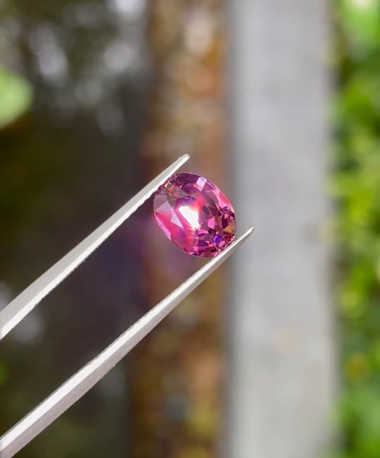 1.69ct of lovely Rhodolite Garnet